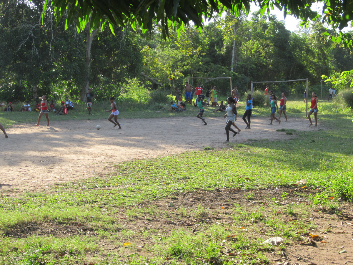 Soccer game in Tapagem